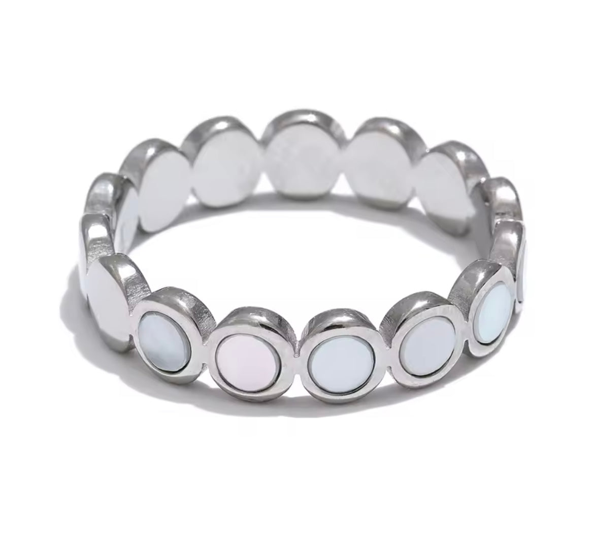 Shell Circle Ring