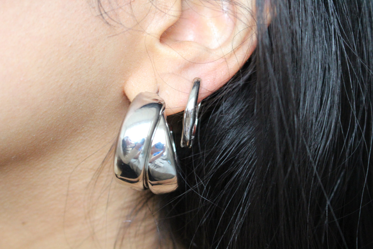 Oval Wavy Earrings