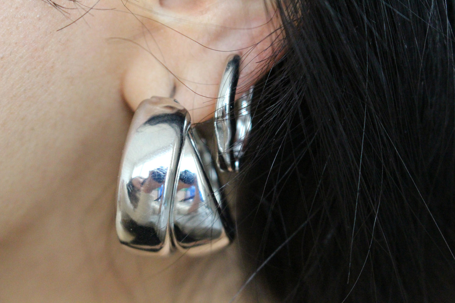 Oval Wavy Earrings