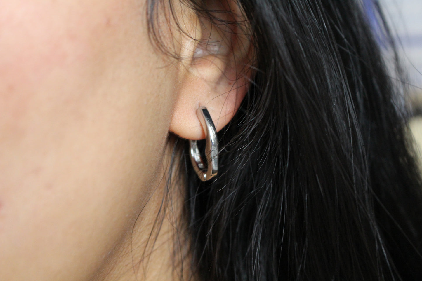 Oval Wavy Earrings