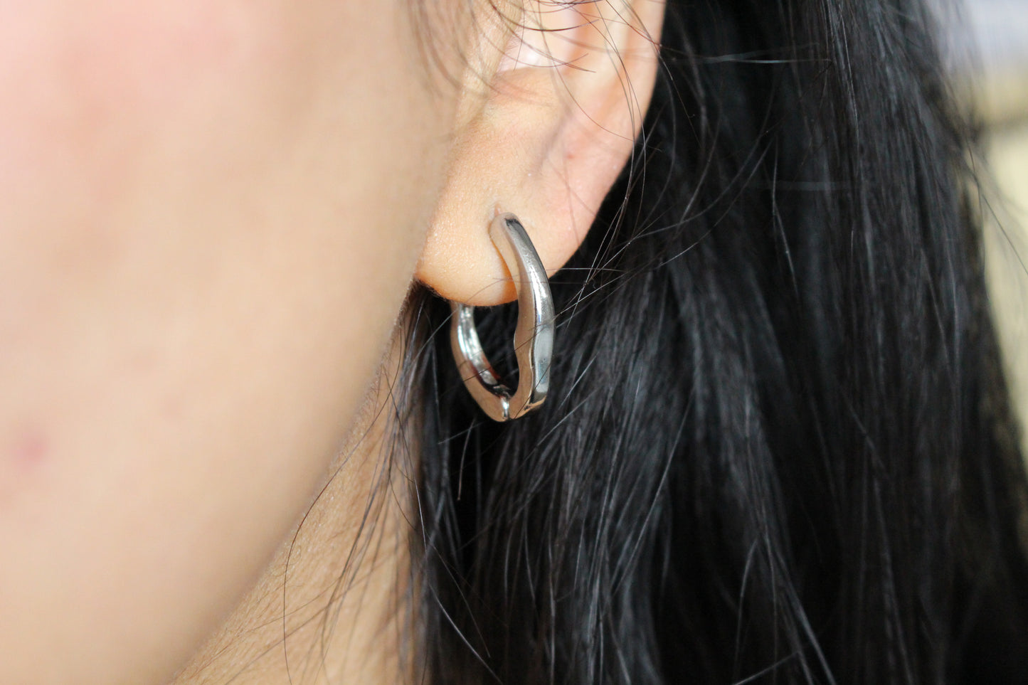 Oval Wavy Earrings